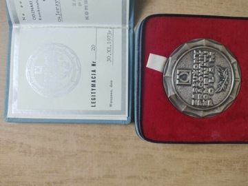 Medal wraz legitymacją zasłużony pracownik POLAM 