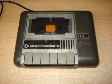 Magnetofon Commodore C16