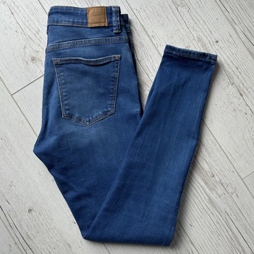 Granatowe jeansy skinny fit z wysokim stanem 38 M