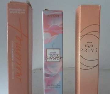 Avon trzy perfumetki