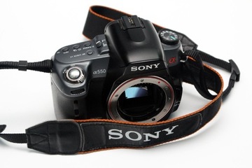 SONY A 550 - Body z ładowarką baterią i kartą