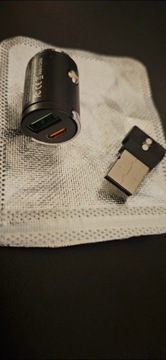 Ładowarka do zapalniczki samochodowej USB i USB C + gratis