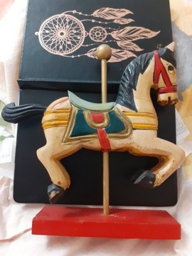 Drewniana figurka konia 