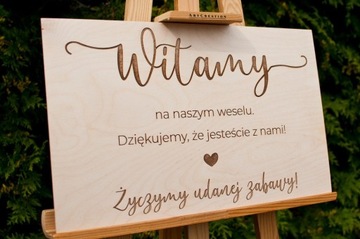 Drewniana grawerowana tablica - Witamy gości ślub.
