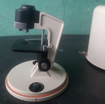 Stary mikroskop Czechosłowacki