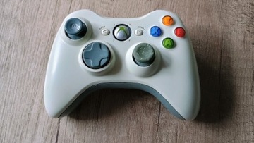 Pad do Xboxa 360 biały 