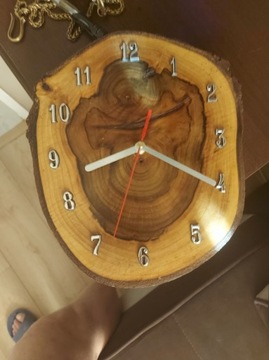 Zegar z plastra drewna