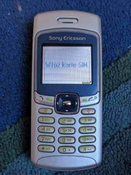 Telefon Sony Ericsson T230 i ładowarka 
