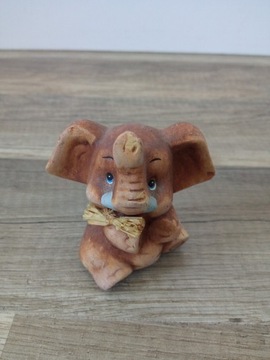 Figurka ceramiczna słoń słonik z trąbą do góry 
