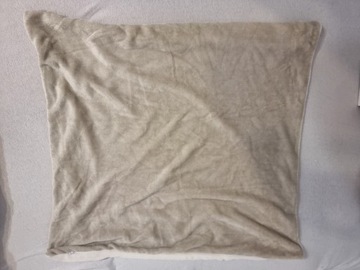 Poszewka na poduszkę 80x80 cm kremowo biała. 