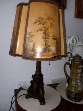 Lampa z brązu z figurami  początek 20 wieku