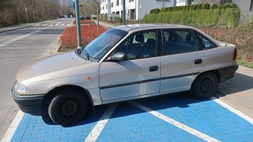 Opel Astra 1.4 16v Family 1998