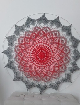 Mandala 80 cm , czerwień i szarości, szydełko 