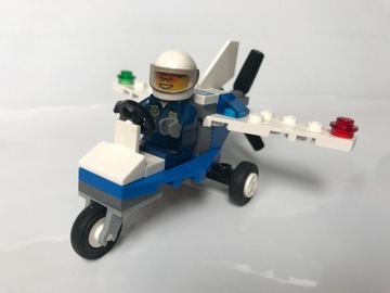 LEGO City 30018 Samolot policyjny 