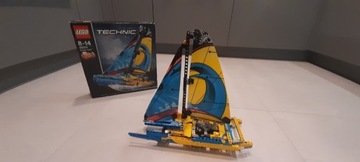 LEGO TECHNIC Racing Yacht 42074