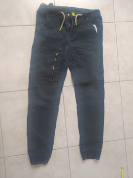 Spodnie joggery, r 146, długość całkowita 85cm,