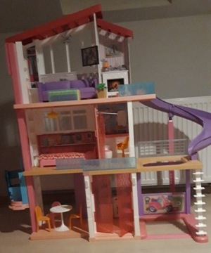 BARBIE DREAM HOUSE