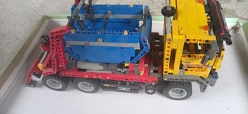 LEGO Technic 42024 Ciężarówka z kontenerem