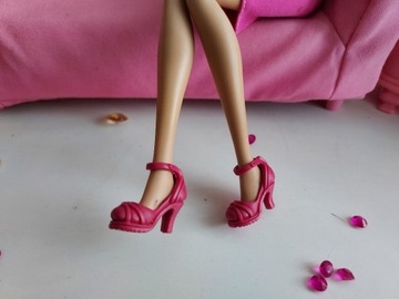 urocze buty szpilki dla Barbie 