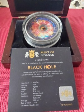 Srebrna moneta Black Hole 2 oz z meteorytem