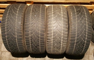 Kpl opon zimowych DUNLOP 235/40r19 z 2018r