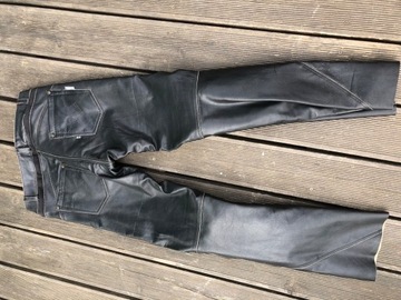 Skórzane spodnie na motor marki Halv