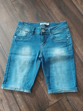 Nowe krótkie jeansowe spodnie rozmiar XS