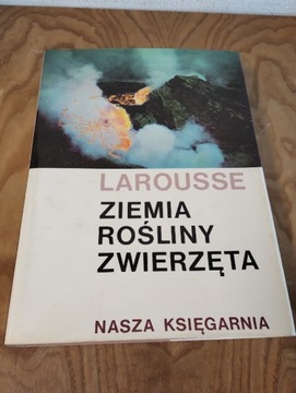 Ziemia rośliny zwierzęta. 