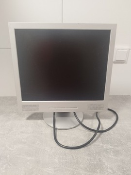 Tani monitor komputerowy