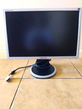 Monitor Samsung 19 cali