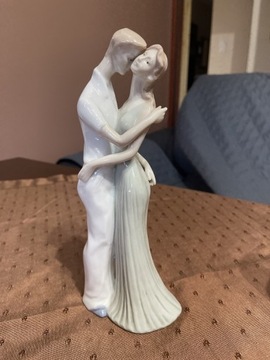 Porcelanowa figurka para młoda we dwoje miłość