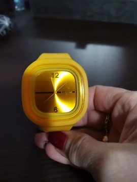 Zegarek żółty, sprawny
