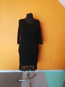 Koronkowa czarna sukienka 