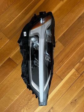 Lampa VOLVO XC60 prawa MID FULL LED USA