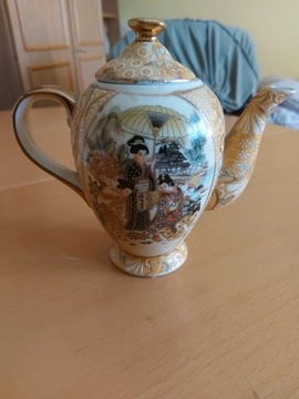 Dzbanek z chińskiej porcelany.