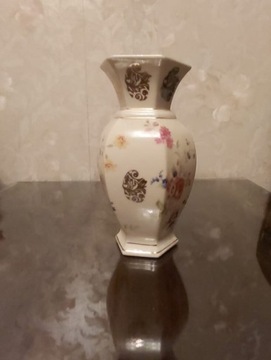Porcelanowy wazon w kwiaty, sygnowany PRL
