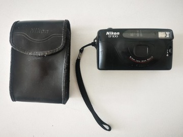 Aparat analogowy NIKON EF100 (+ etui) używany