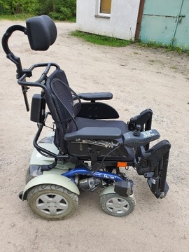 Sprzedam używany wózek inwalidzki elektryczny.
