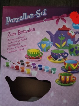 Porcelanowy serwis do herbaty dwa zestawy 