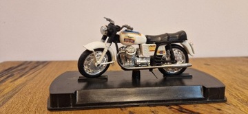 Model moto Guzzi V 7 special  Italy 1971 1:24