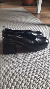 Nowe eleganckie buty czarne Maria Luca