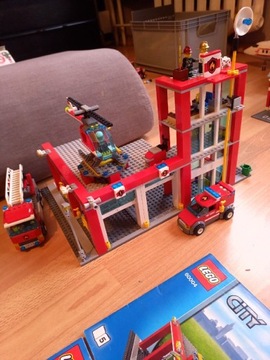 LEGO City remiza strażacka nr 60004