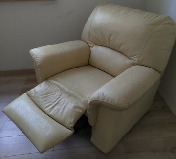 Skórzany fotel z funkcją relaksu