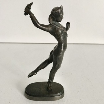 Rzeźba żeliwna postać baletnicy Zarema Kasli 1954