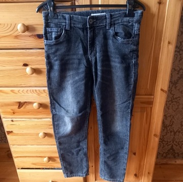 szare spodnie jeans 152