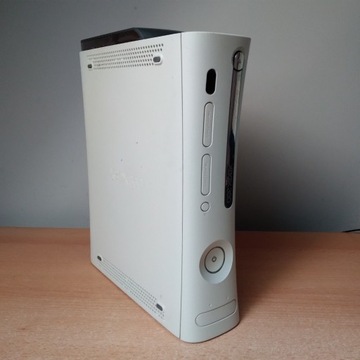 Konsola Xbox 360 + dysk 20 GB