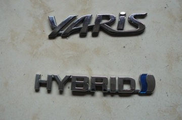 Yaris III 17-20r emblemat znaczek klapa hybryda 