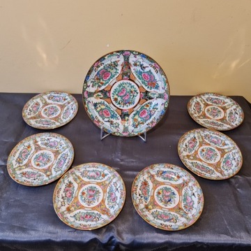 Komplet talerzy z chińskiej porcelany - XX wiek.