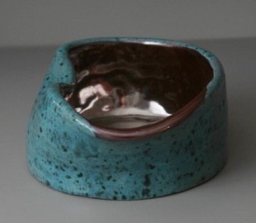 Ozdobna ręcznie robiona miska ceramiczna