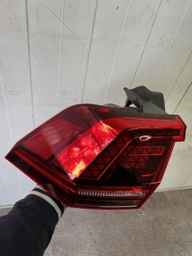 Lampa lewy tył 5NA945427B, Tiguan II lift